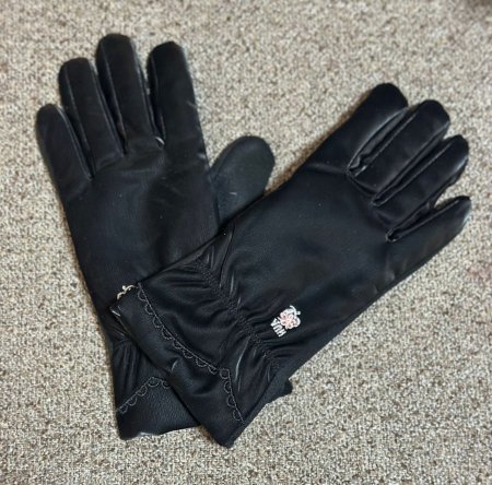 كفوف للصبايا